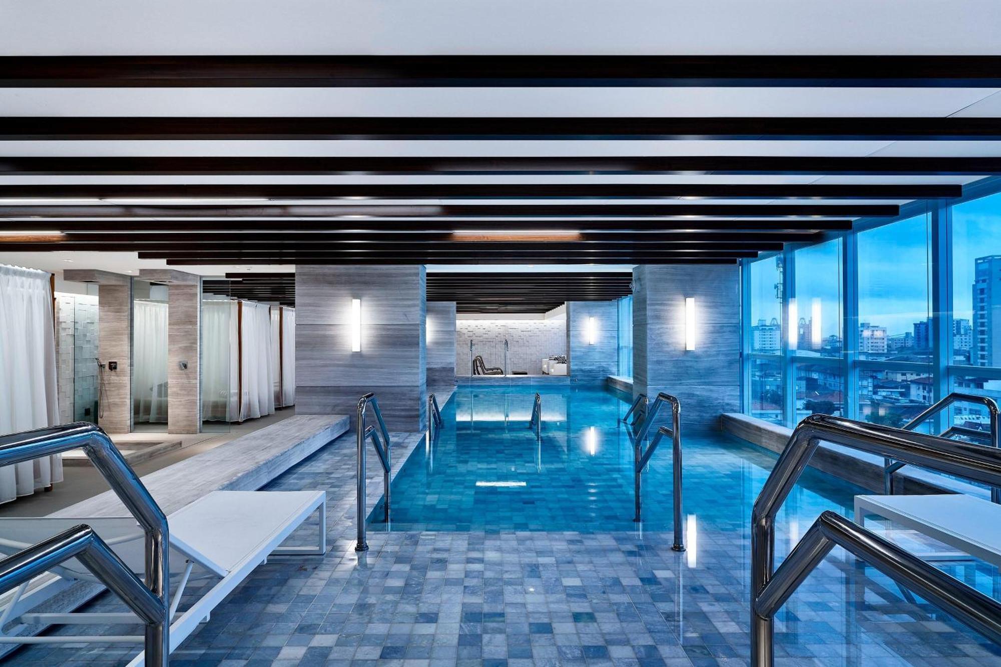 Sheraton Santos Hotel Eksteriør bilde The pool at the Ritz-Carlton, Osaka
